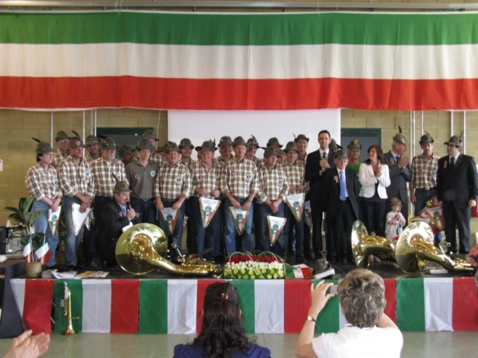 Alpini e Comune premiano i nonni del paese