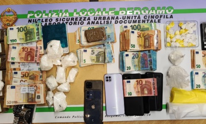 Tre arresti e sequestrati 20mila euro e oltre un chilo di cocaina e hashish