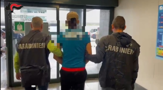 Simba La Rue, l’amico e la fidanzata i “mandanti-istigatori”: arrestato l’ultimo componente della banda, tornava da Ibiza