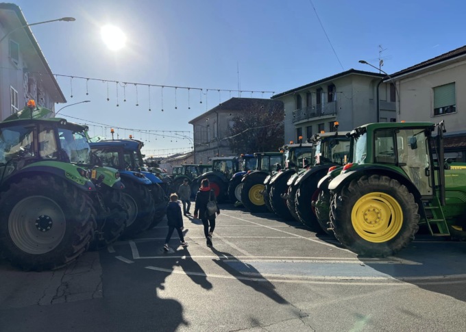 “Giù le mani dalla nostra agricoltura: no al cibo sintetico”