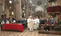 Il vescovo celebra i 50 anni dell'altare e incontra i cresimandi