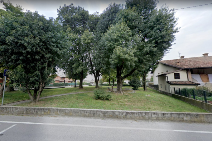 A nuovo arredi e giochi e luci a led, il parco rinasce