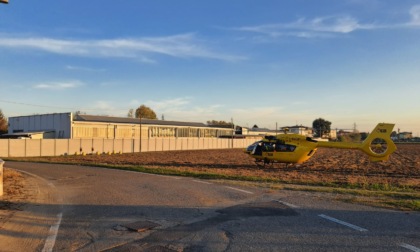 Malore per una 46enne, soccorsa in azienda con l'eliambulanza