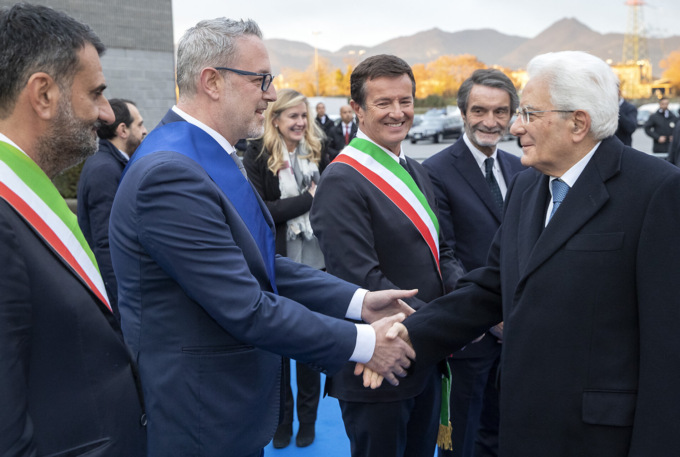 Mattarella a Bergamo ricorda le ferite della pandemia: “Non dimenticheremo mai quelle immagini”