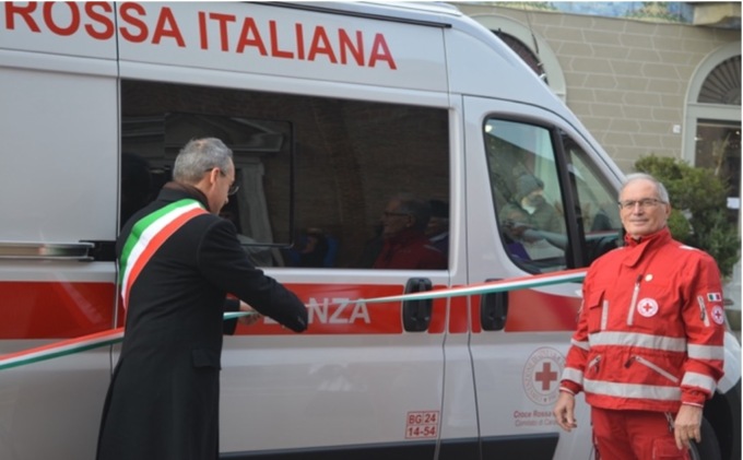 La Croce rossa inaugura una nuova ambulanza