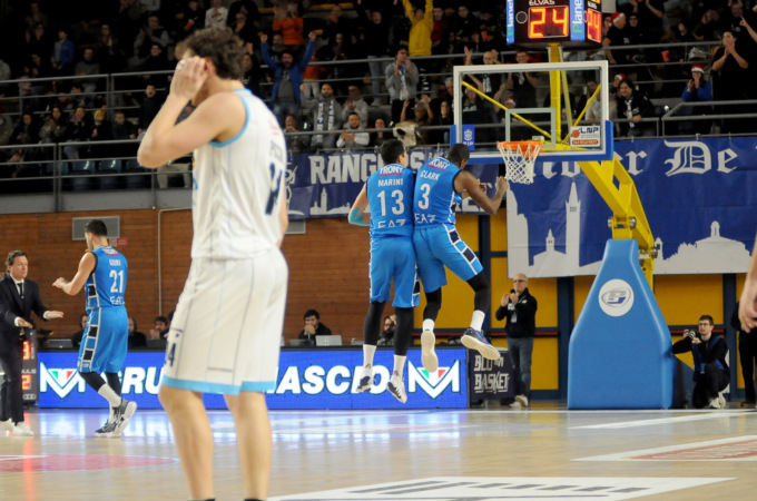 Le emozioni Blu della vittoria, Treviglio supera la Vanoli Cremona