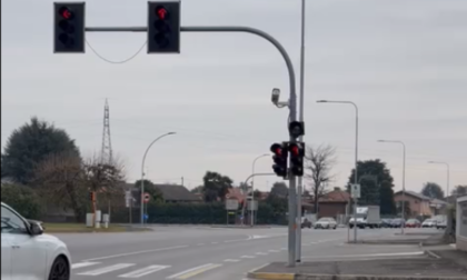 Il semaforo "rosso stop" fa strage di automobilisti: in due mesi 1600 multe