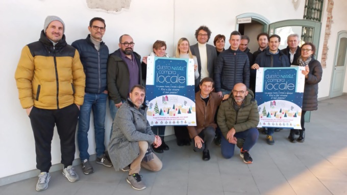 “Questo Natale compra locale”: l’appello del Distretto del commercio per aiutare i negozi