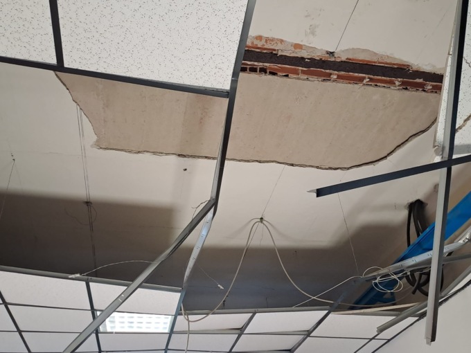 Cede una parte di controsoffitto, la scuola dell’infanzia resta chiusa