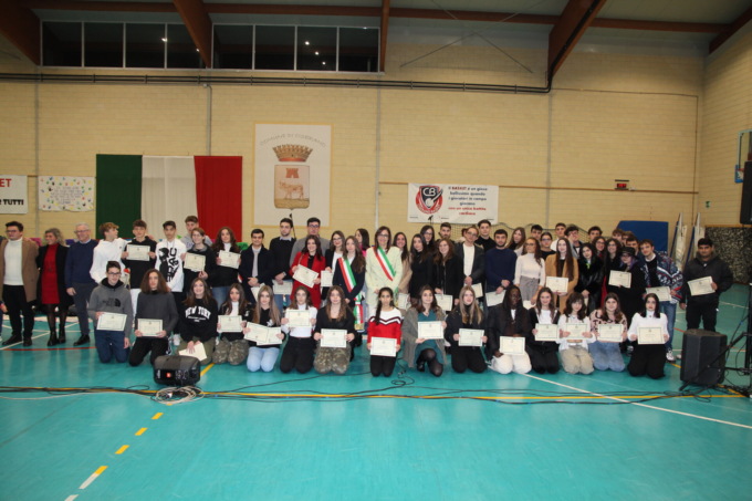 Il Comune premia gli studenti migliori: consegnate 71 borse di studio