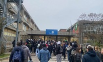 Scuola al freddo, scoppia la protesta degli studenti dell'Archimede di Treviglio