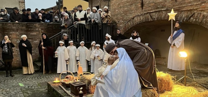 Il paese trasformato in Betlemme festeggia l’Epifania