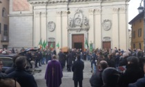 Marino Mariani, folla ai funerali: "Ciao e grazie per tutto"