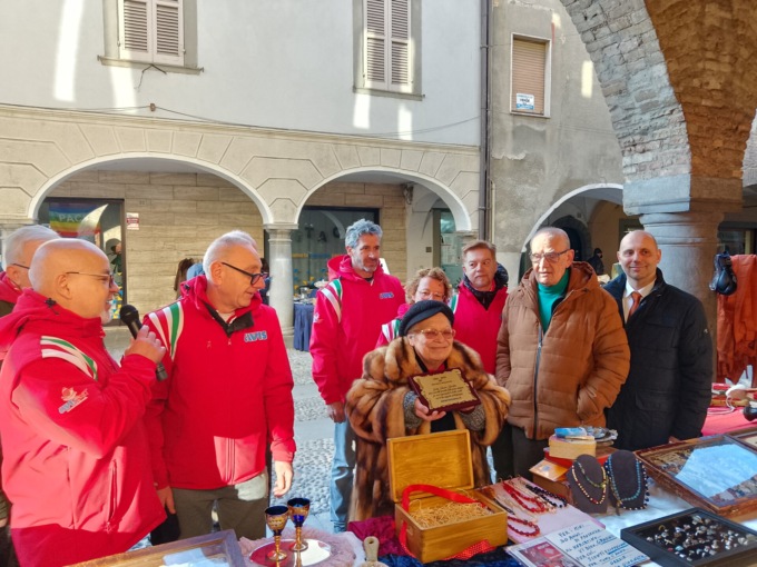 Rosalba da tre decenni con la sua bancarella anima il centro storico