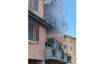 Incendio in cucina, paura per un'anziano