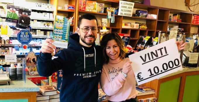 La Dea bendata è ripassata alla “Rocca Shop”, vinti 10mila euro