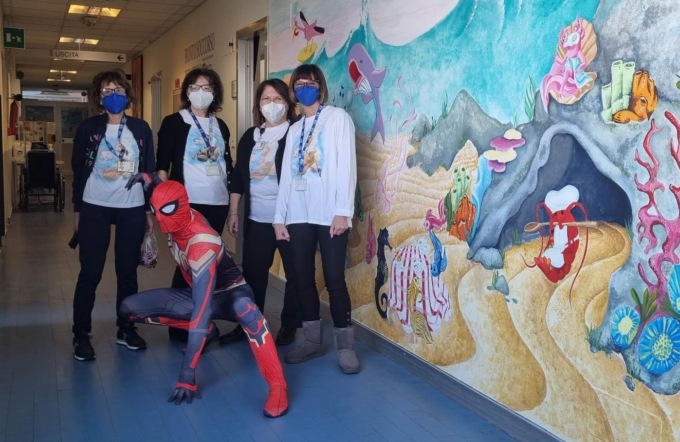 Spiderman in Pediatria per incontrare (e premiare) i veri supereroi