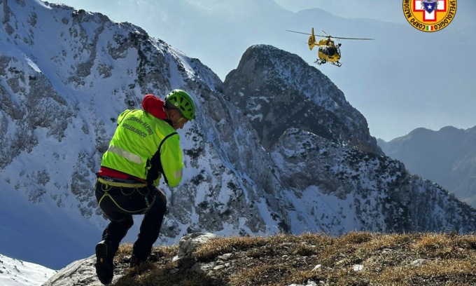 Tragedia sul Grignone, due alpinisti trentenni cadono per cento metri e muoiono