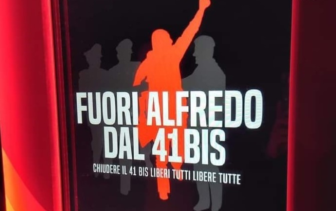 Hackerati i distributori della Bassa, sigarette a 10cent per “Cospito libero”. Clienti a rischio denuncia