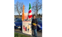 Il circolo del Pd celebra l'8 marzo: omaggio della mimosa alle donne