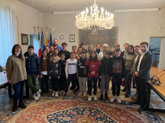 Insediato il nuovo Consiglio comunale dei ragazzi, il sindaco è Lorenzo Mora