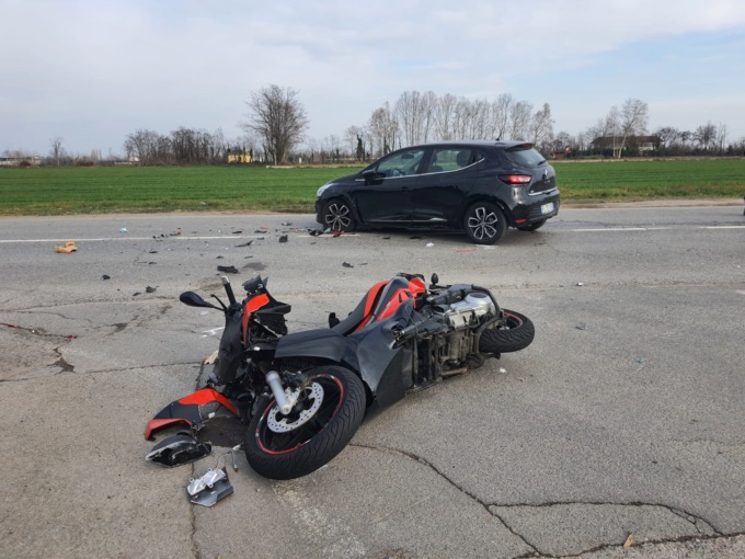 Incidente mortale tra un’auto e una moto