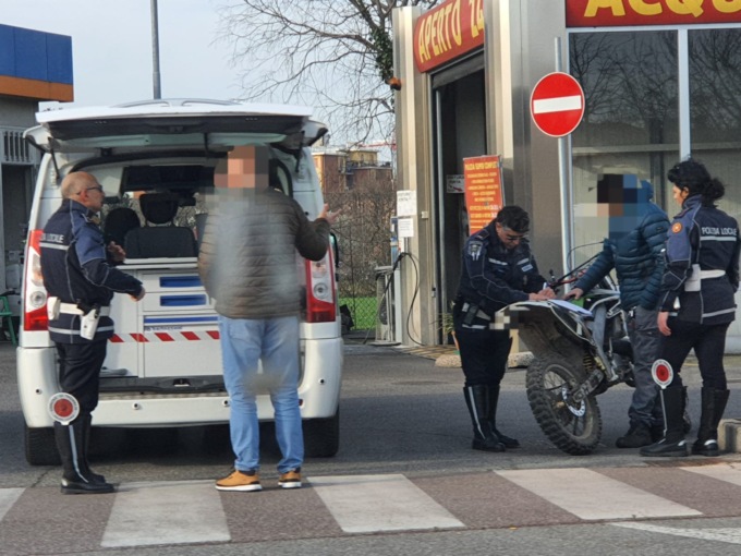 Incidente sulla Statale 11, traffico paralizzato
