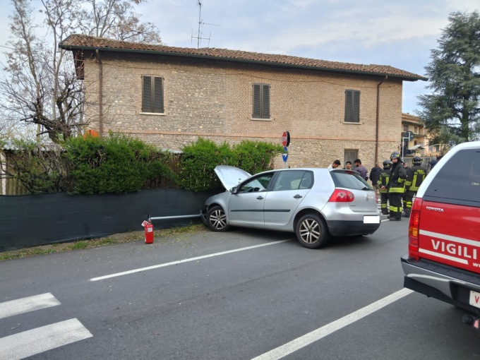 Schianto in auto, ferito 69enne