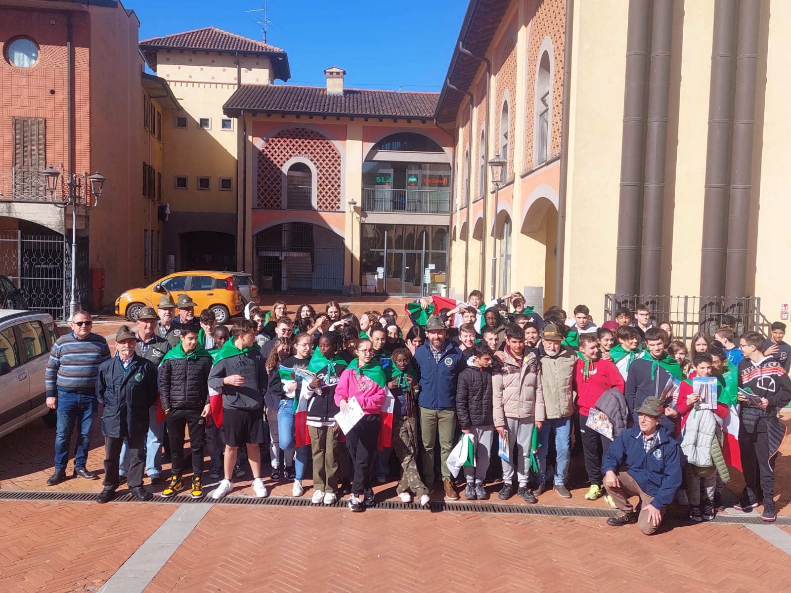 Verdello Alpini a scuola tricolore