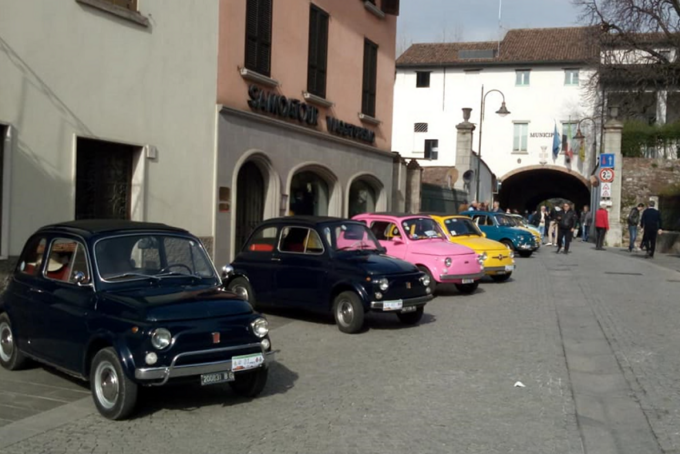 Castelli Aperti, da Cologno a Calcio in tour con le “500”