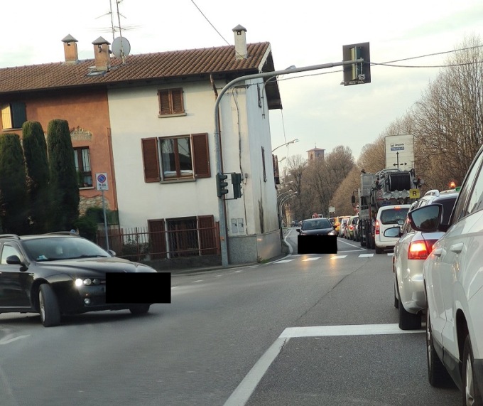 Semafori pedonali “a chiamata” per rendere più sicuro il centro