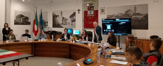 S’insedia il Consiglio comunale dei ragazzi. “Giovani senza obiettivi? Qui dimostriamo il contrario”