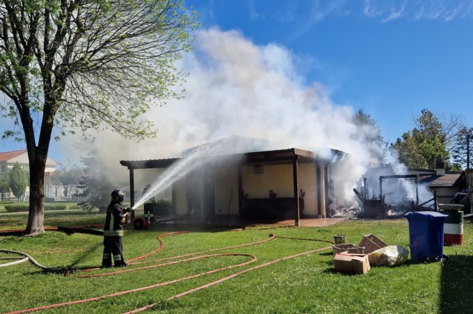 Rogo alla sede degli alpini