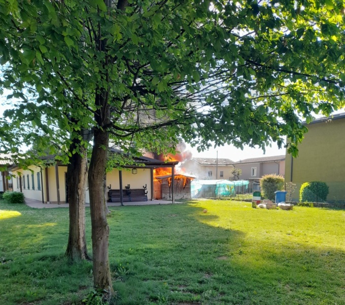 Rogo alla sede degli alpini