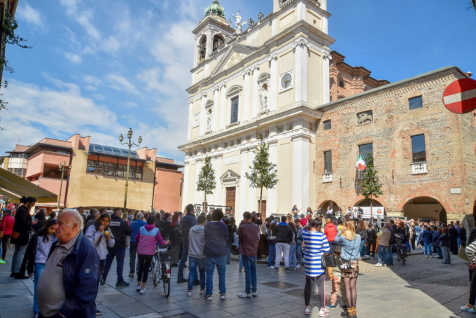 Dal Macs alla musica, i volontari scendono in piazza