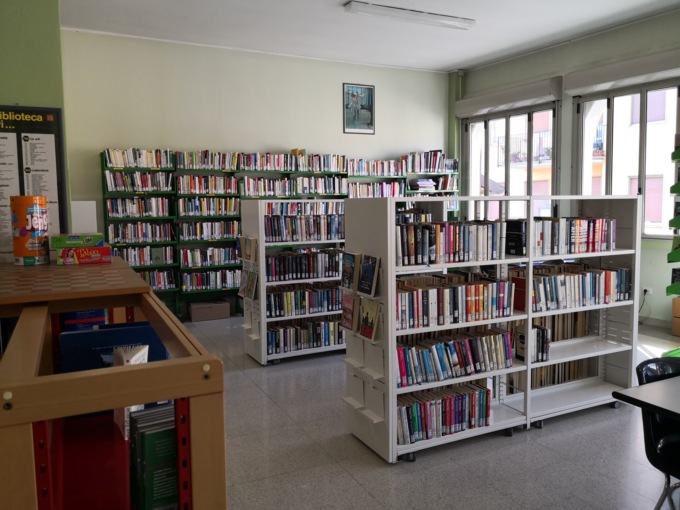 La biblioteca riapre dopo il restyling: promessi ulteriori investimenti nei prossimi due anni