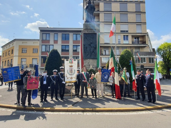 Il 25 aprile a Treviglio: la Liberazione, il discorso di Imeri e… i nativi americani