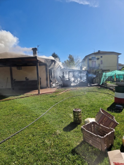 Rogo alla sede degli alpini