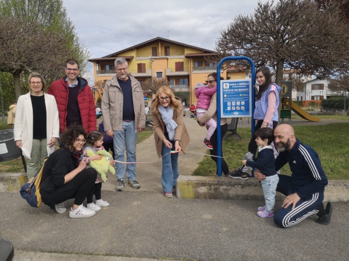 Via lo smartphone… tutti a giocare al parco (appena inaugurato)