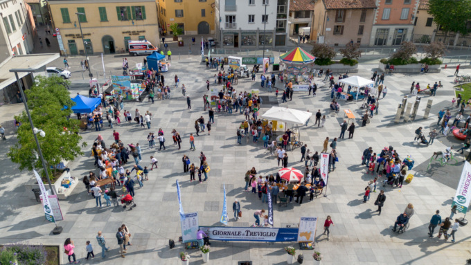 Tanti auguri mamma: “buona la prima” in piazza Setti