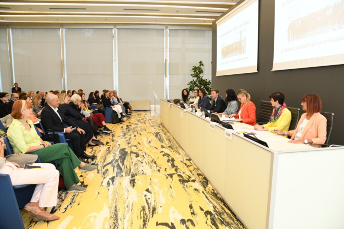 Lombardia sempre più al femminile, ma la strada verso la parità di genere è ancora lunga