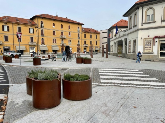 Piazza Cameroni, proseguono i lavori di restyling