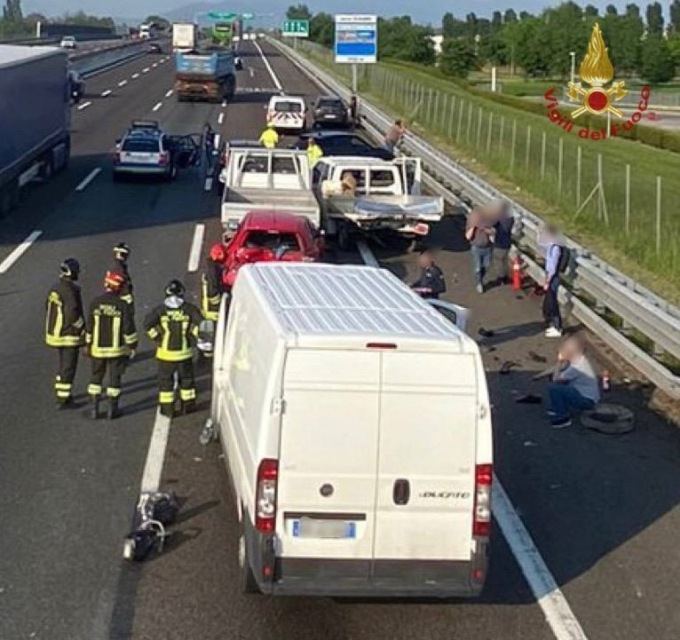 Maxi tamponamento in autostrada, tre feriti