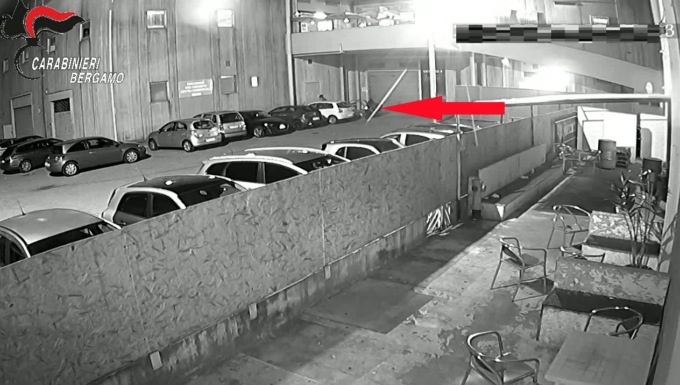 Ragazzi pestati e rapinati dai bodyguard della discoteca bergamasca: sei arresti