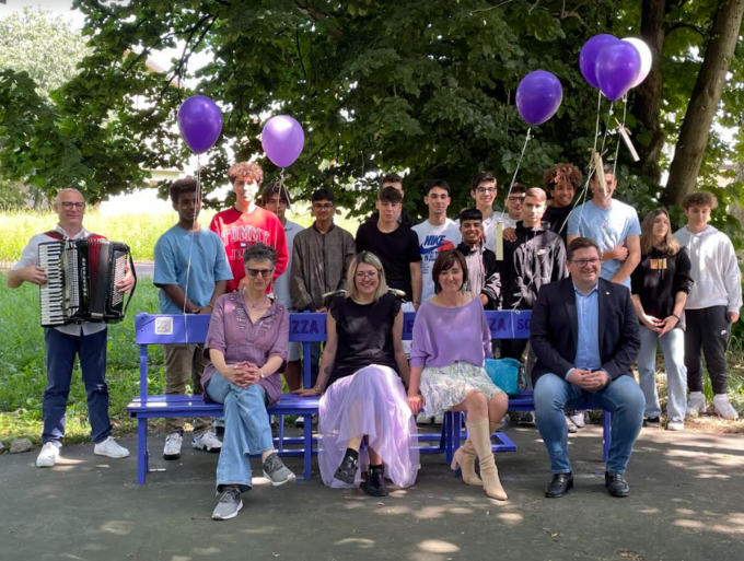 Inaugurate all’Archimede le “Panchine della gentilezza”