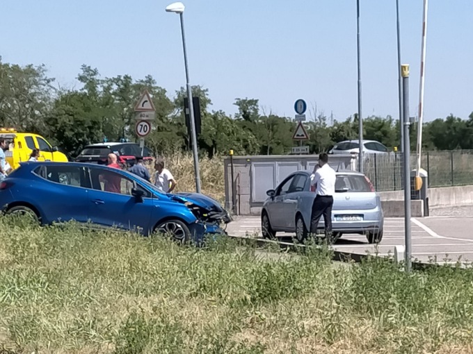 Ennesimo incidente al solito incrocio sulla Francesca