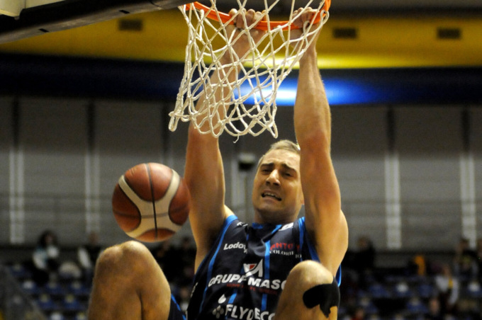 Gruppo Mascio Treviglio altre due uscite, coach Bruni e il pivot Marcius
