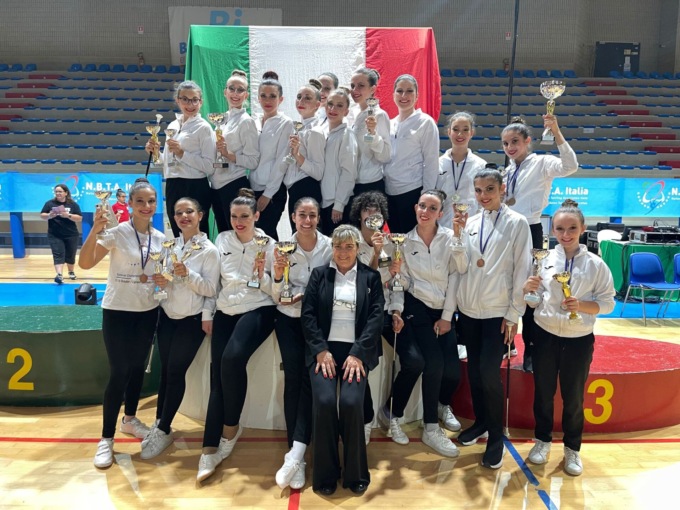 Le majorettes cividatesi fanno incetta di premi, sognando gli Europei