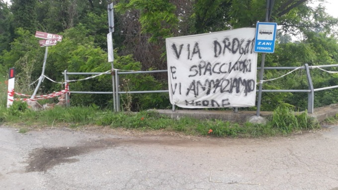 “Via drogati e spacciatori, vi ammazziamo…”.