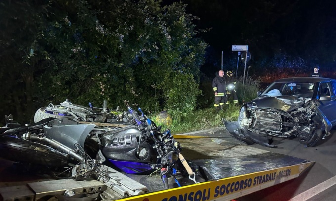 Scontro auto-moto: grave 25enne e automobilista positiva all’alcoltest